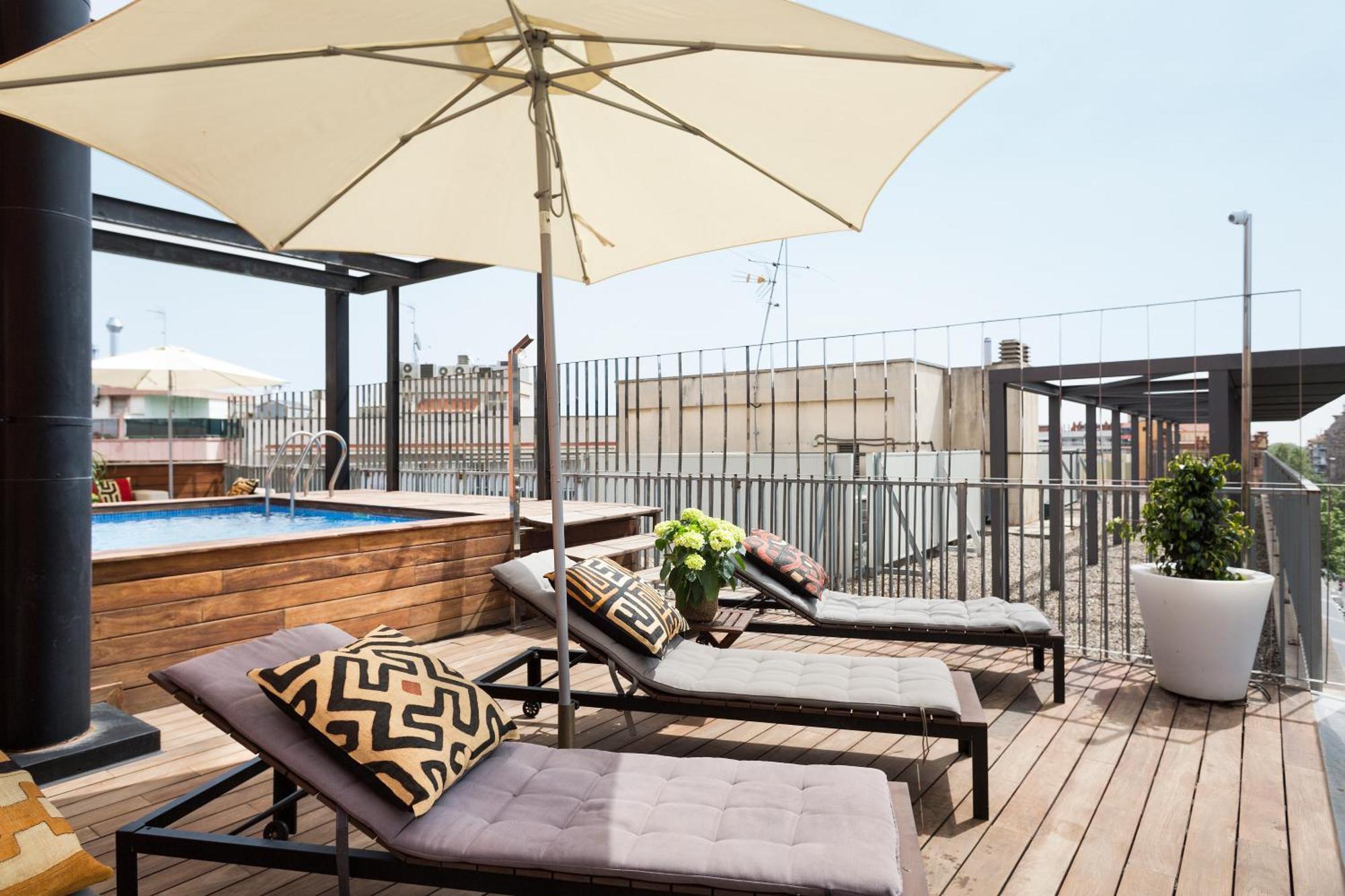 Apartment Barcelona Rentals - Pool Terrace In City Center Εξωτερικό φωτογραφία