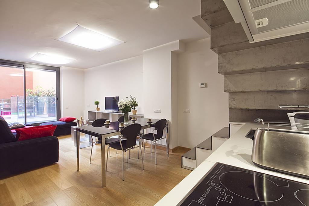 Apartment Barcelona Rentals - Pool Terrace In City Center Εξωτερικό φωτογραφία