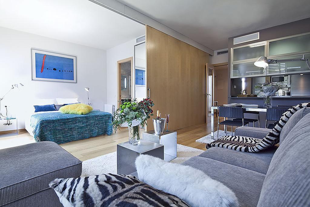 Apartment Barcelona Rentals - Pool Terrace In City Center Εξωτερικό φωτογραφία